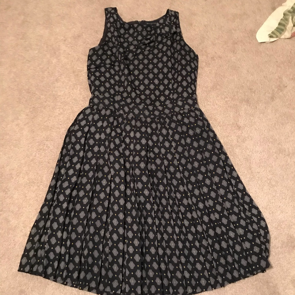 Banana Republic Blue and Gray Sleeveless Printed Midi Dress